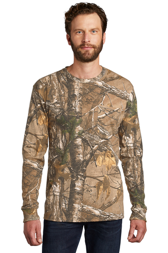 5195-RTXtra-1-S020RRTXtraModelFront-337W RUSSELL OUTDOORS™ REALTREE® LONG SLEEVE EXPLORER 100% COTTON T-SHIRT WITH POCKET - Image 1