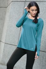 OGIO ® LADIES LUUMA LONG SLEEVE TUNIC - Image 4